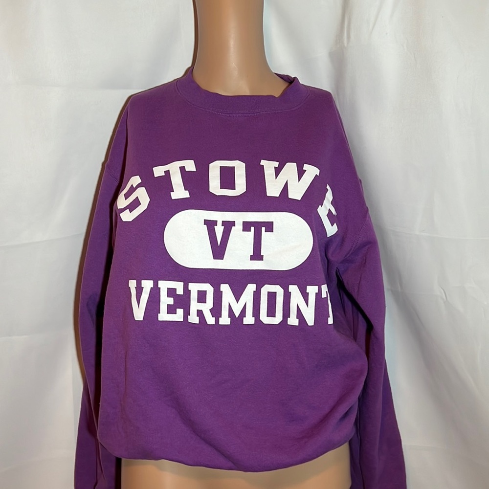 Purple champion sweatshirt small with Stowe Vermont logo on front